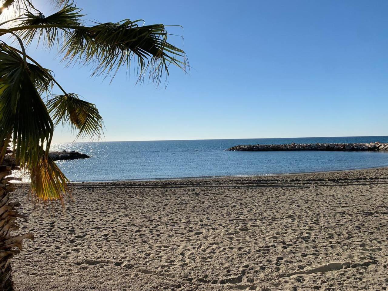 Apartamento Frente Al Mar Pedregalejo Málaga Exterior foto